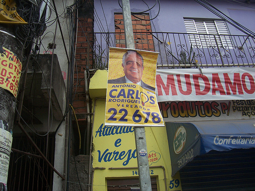 Presidente da Câmara faz campanha irregular