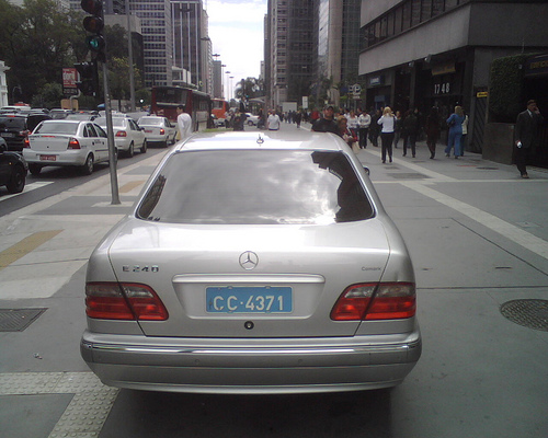 Placa Azul  na calçada