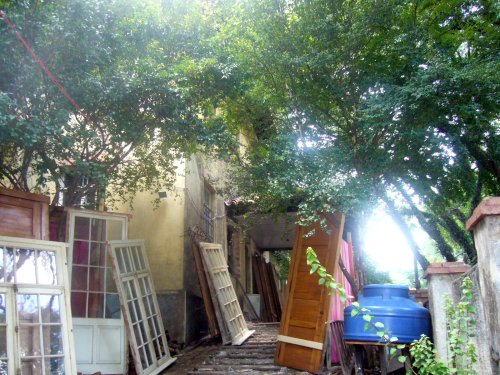 Casarão sendo destruído