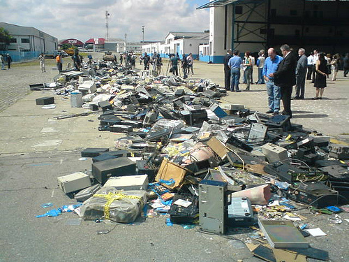 Destruição de rádio pirata