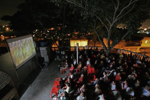Cinema à céu aberto, na zona sul