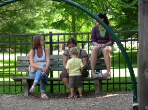 Brasileiras cuidam dos americanozinhos