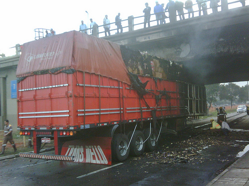 Fogo no caminhão