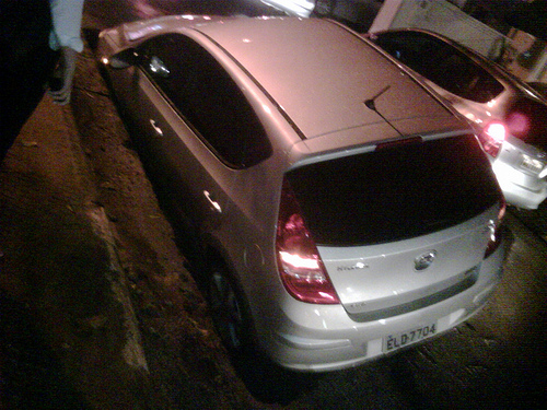 Carro engolino por buraco Gabriel