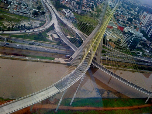 Ponte estaiada em São Paulo