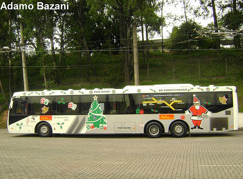 Ônibus com decoração de Natal