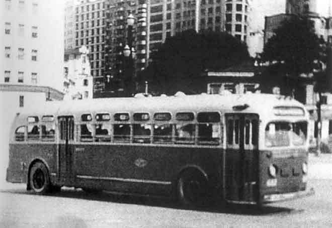 FOTO 5- Ônibus norte-ameticano importado pela CMTC