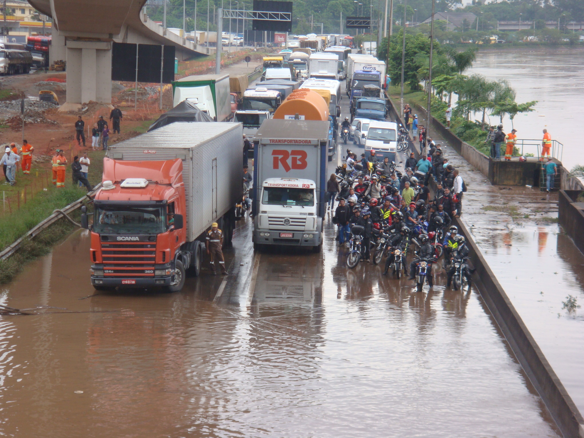 Marginal Tietê por Sérgio Mendes