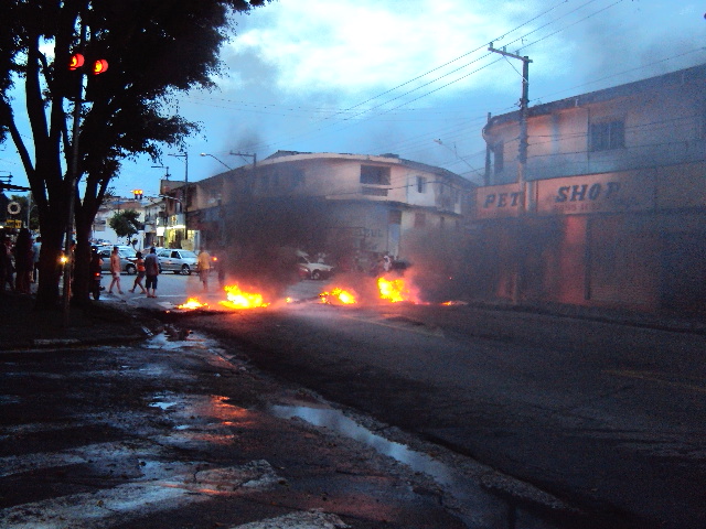 Protesto em Osasco por falta de água Protesto em Osasco por falta de água
