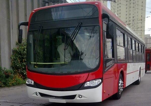 Trólebus mais moderno (Foto de Alexandre Bernerdes)