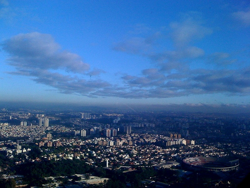 No horizonte, o outono