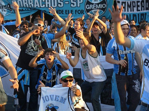 gremistas festejam no intervalo do jogo1