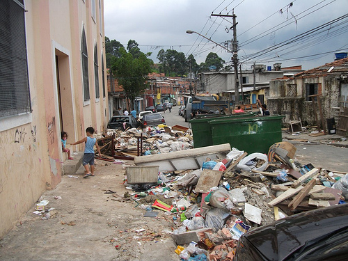 Lixo no Jardim Jaqueline