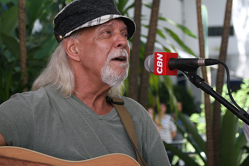 Zé Geraldo emociona