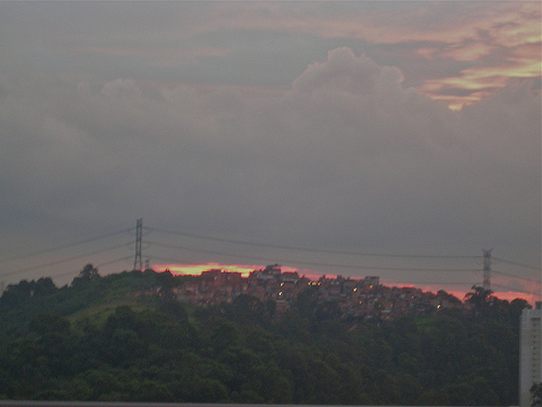 Favela no horizonte
