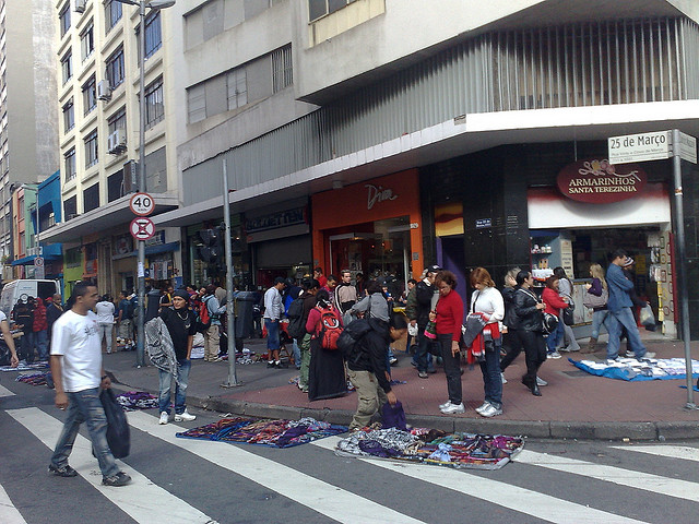 Camelôs na 25 de Março