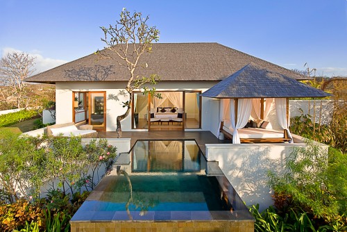 anyx681_master--bedroom-with-plunge-pool