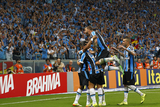 Time comemora a goleada no Gre-Nal (Foto álbum oficial do Grêmio no Flickr)