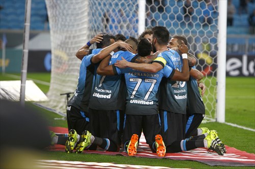 2_27AUG15_GremioxCoritiba_343_l