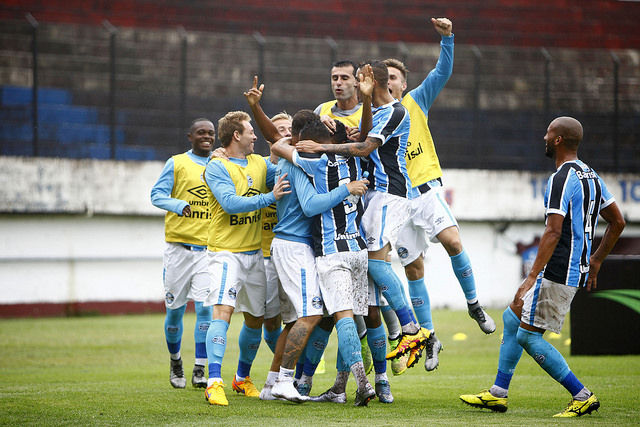 24369503409_9614c397cb_z