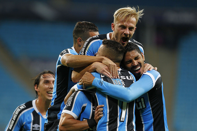 27413937041_a9dfd0317b_z