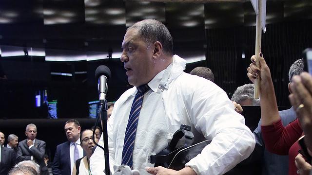 6c9bee75-2ba6-42af-b798-d63523a9c14d.jpg.640x360_q75_box-0,0,1312,740_crop_detail