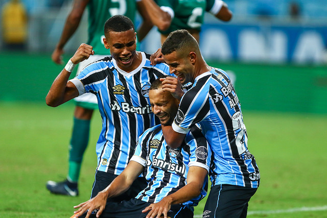 27137083857_cb311d3033_z