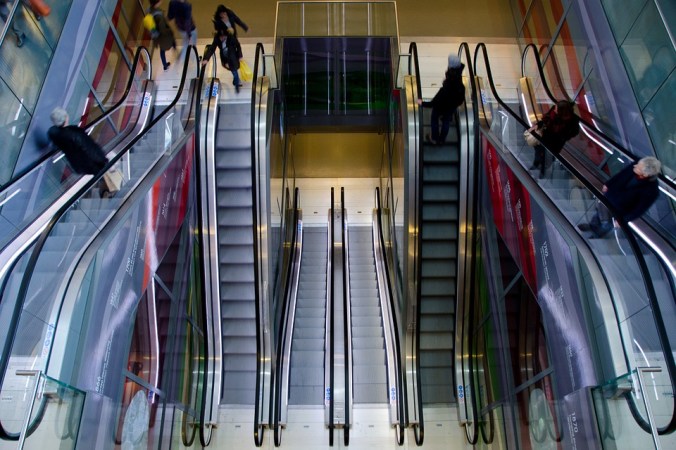 escalator-711793_960_720