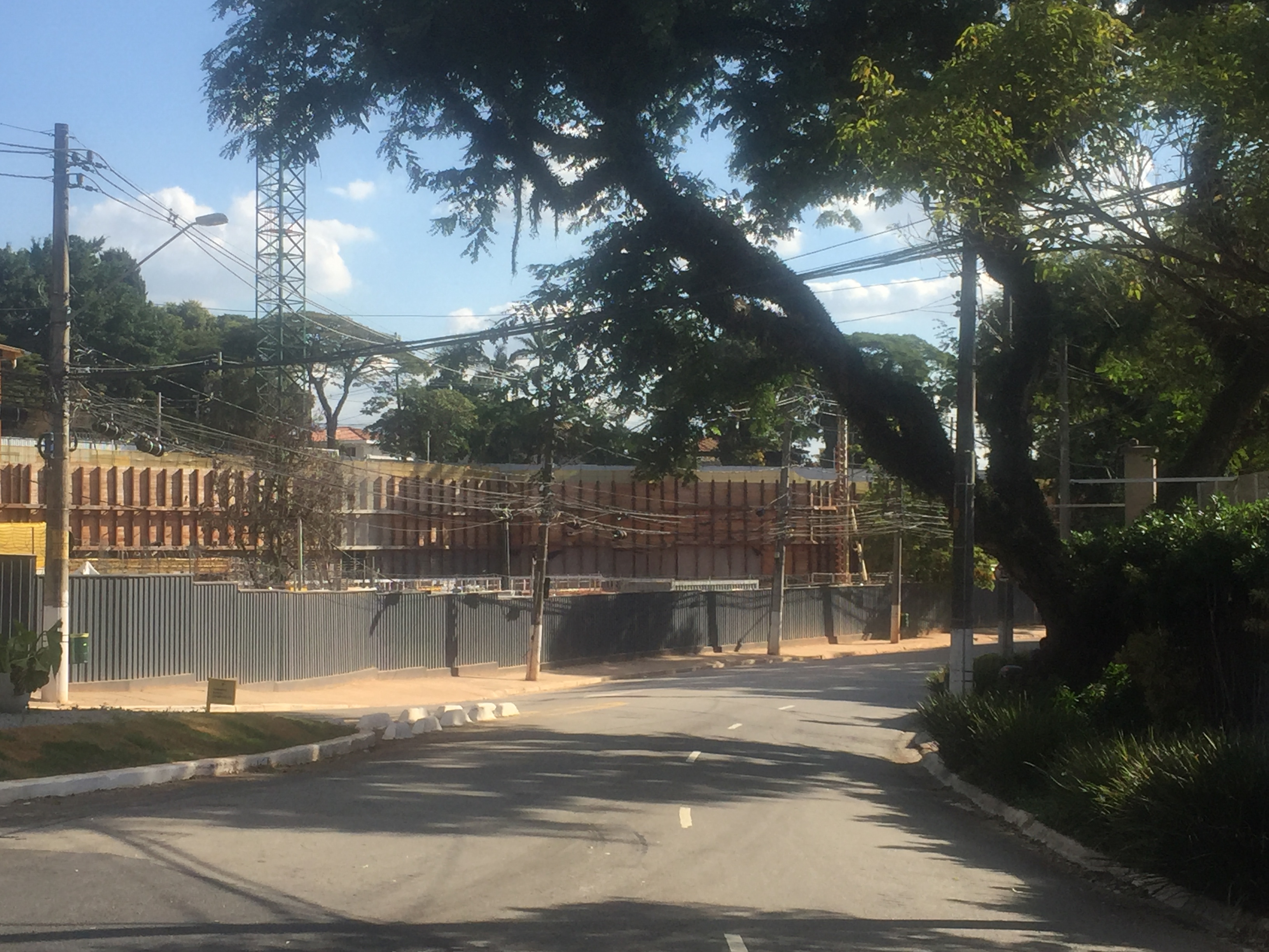 AV MORUMBI ADIBO ARES